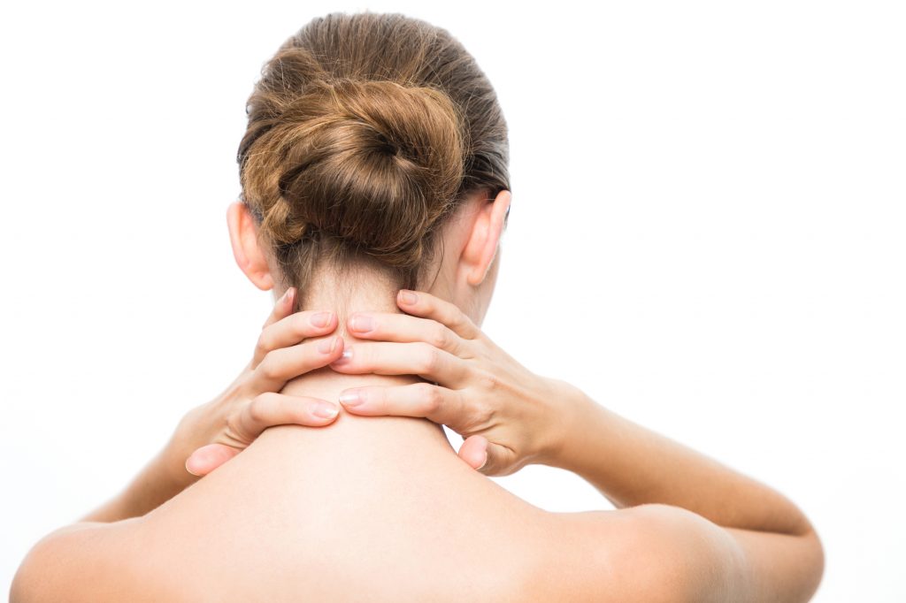 意外と目立つから気になる！首がザラザラする原因と対策方法が知りたい チュラコスの美活予備校