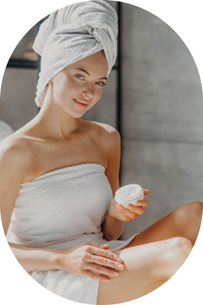 石鹸を持った女性の写真